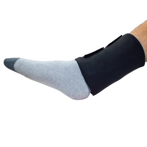 achilles tendonitis hot and cold ice pack wrap on heel and ankle